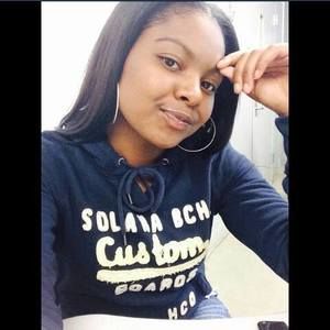 Meet your Posher, Emanee